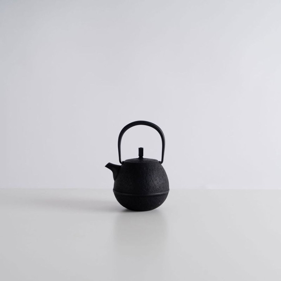 Shop Kitchen + Diningshop Kitchen + Dining Kukan Chuzo / Hisao Iwashimizu Tea & Coffee Ware | Nambu Tekki Cast Iron Egg Teapot - Small