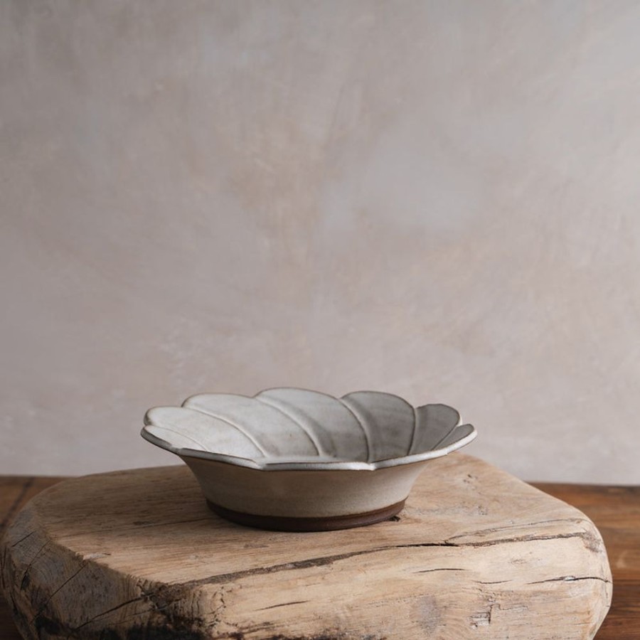 Shop Kitchen + Diningshop Kitchen + Dining Zhitaofang's/製陶方式 Plates & Bowls | Flower Shallow Bowl In White