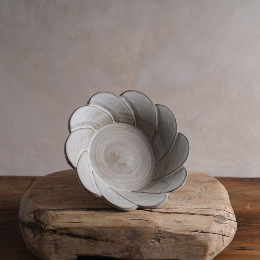 Shop Kitchen + Diningshop Kitchen + Dining Zhitaofang's/製陶方式 Plates & Bowls | Flower Shallow Bowl In White