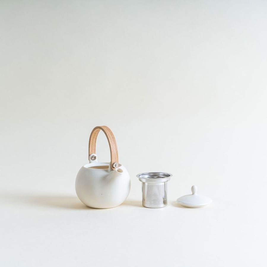 Shop Kitchen + Diningshop Kitchen + Dining Saliu Tea & Coffee Ware | Small Yui Teapot In White With Wooden Handle