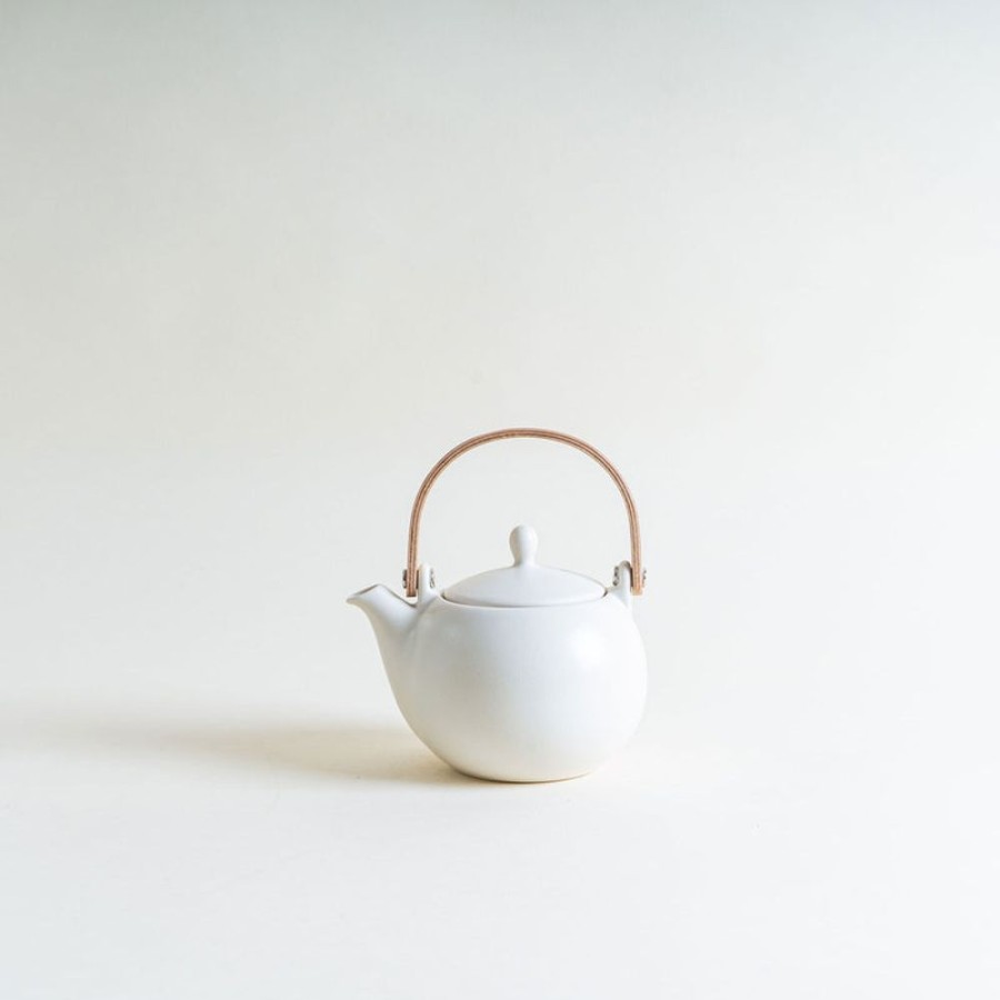 Shop Kitchen + Diningshop Kitchen + Dining Saliu Tea & Coffee Ware | Large Yui Teapot In White With Wooden Handle